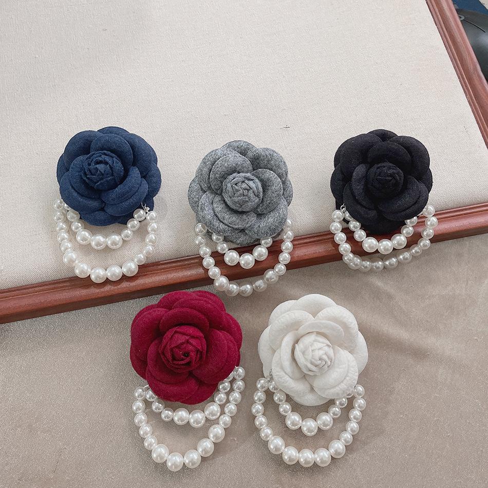 Fashion Women Men Elegant Korean Style Camellia Pearl Brooches Pins Fashion Cloth Flower Wedding Party Exquisite Brooch Pin