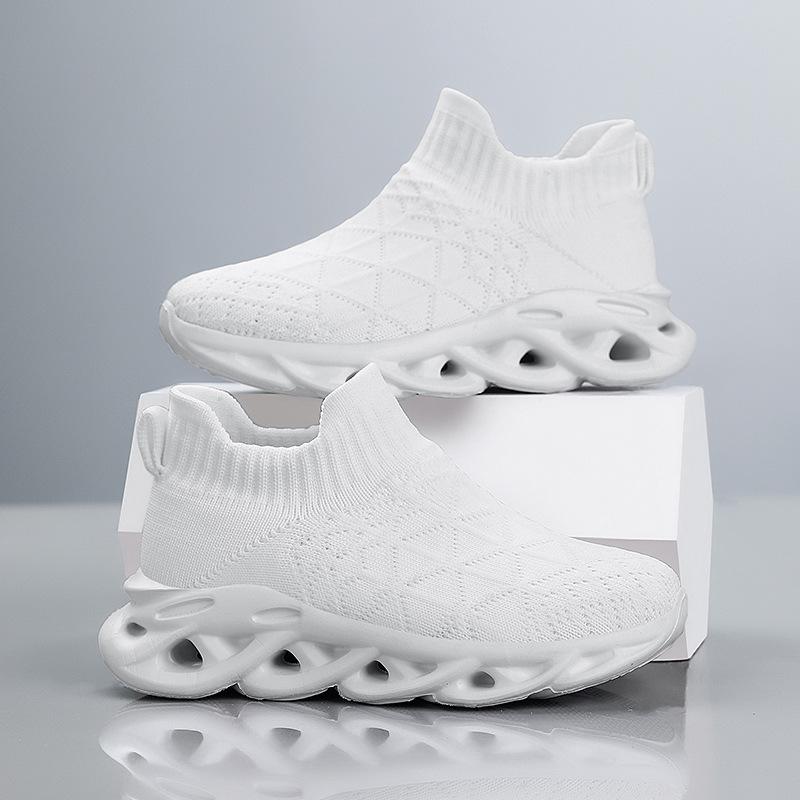 Boys' shoes 2025 new summer children's one-pedal sneakers breathable mesh fly-woven lazy socks shoes