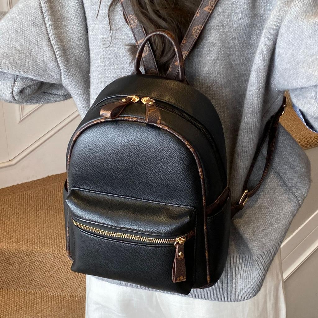 College style travel small backpack women's bag 2025 new fashion simple backpack foreign style niche going out small bag tide