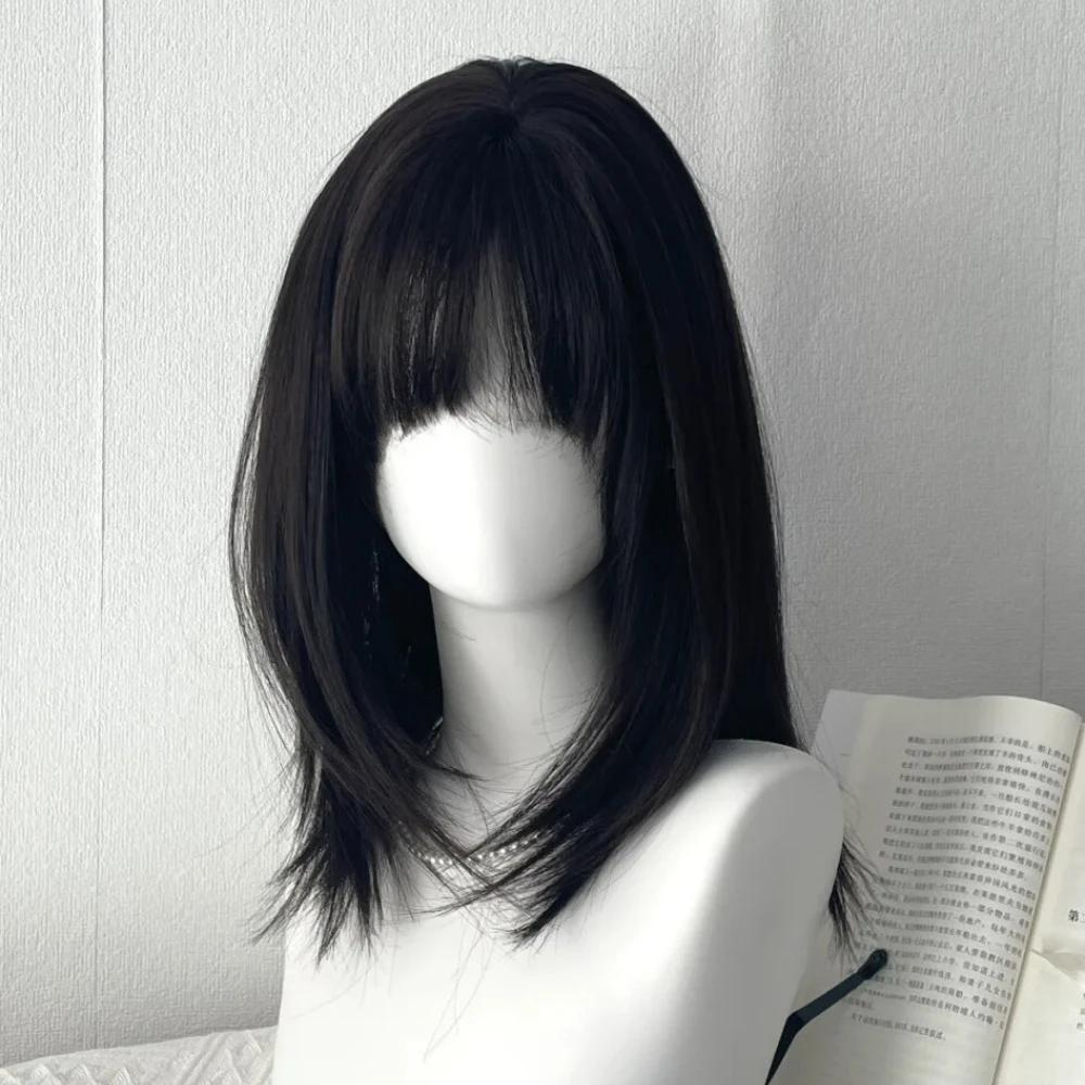 Y2K Perücke für Damen Schwarz Mittel-lang Glattes Haar Natürliche Simulation Tägliche Perücke mit Pony Kurzes Haar Bob Perücke