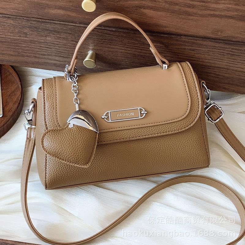 This year's popular small bags women's 2025 new spring and summer versatile shoulder messenger bags fashionable portable small square bags