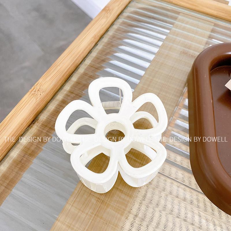 Chic Flower Patterned Hair Claw Clip In Vibrant Colors For Fashionable Hair Styling