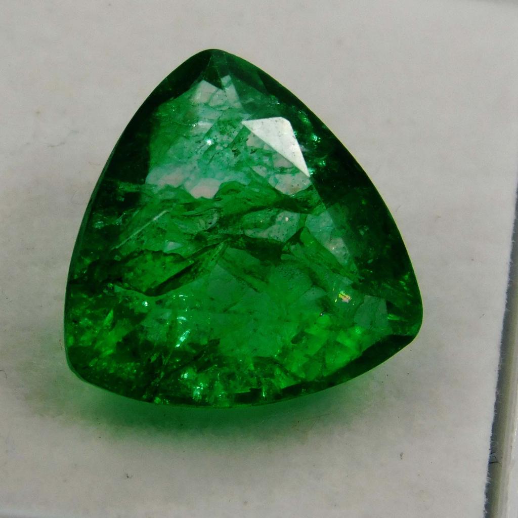 Natural Colombian Emerald Trillion Cut 6 Carat Green CERTIFED Loose Gemstone A-5897