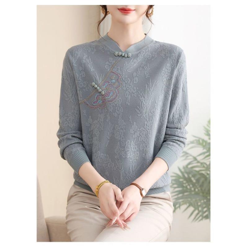 New Chinese Autumn Long-sleeved Sweater for Women Loose Knitted Fashion Base Top