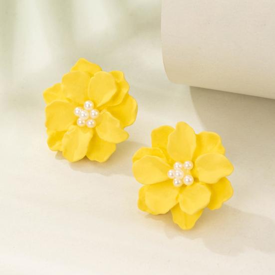 1 Pair Stud Earrings Anti-allergy Decorative Exquisite Temperament Hyperbole Flower Faux Pearl Earrings for Dating