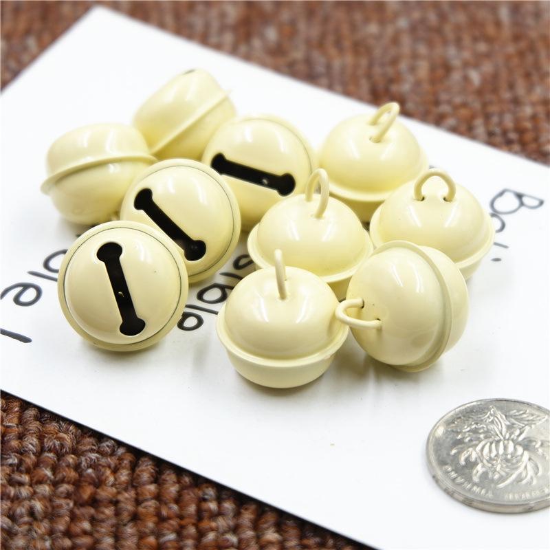 

22 мм Конфетный цвет Собачьи колокольчики Маленькие Рождественские украшения Аксессуары Колокольчики для питомцев Брелок Подвеска Колокольчики 22mm silk bell молочный белый