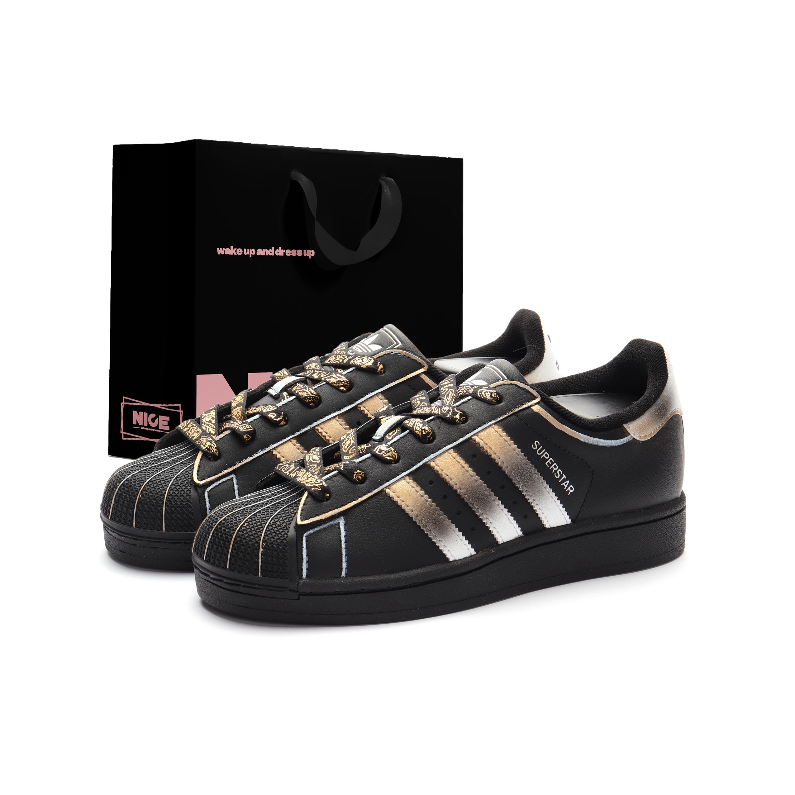 

Adidas Originals SUPERSTAR Wear resistant And Lightweight Low top Skateboard Shoes Unisex Black Gold EG4959(Team1326-SBOX) 46