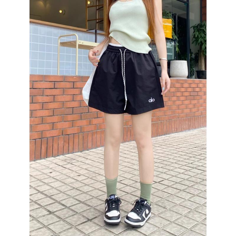 

Шорты на кулиске с вышивкой букв женские летние тонкие новые свободные повседневные спортивные модные универсальные быстросохнущие брюки женские XL [Suitable for 125-72.5 kg] чёрный