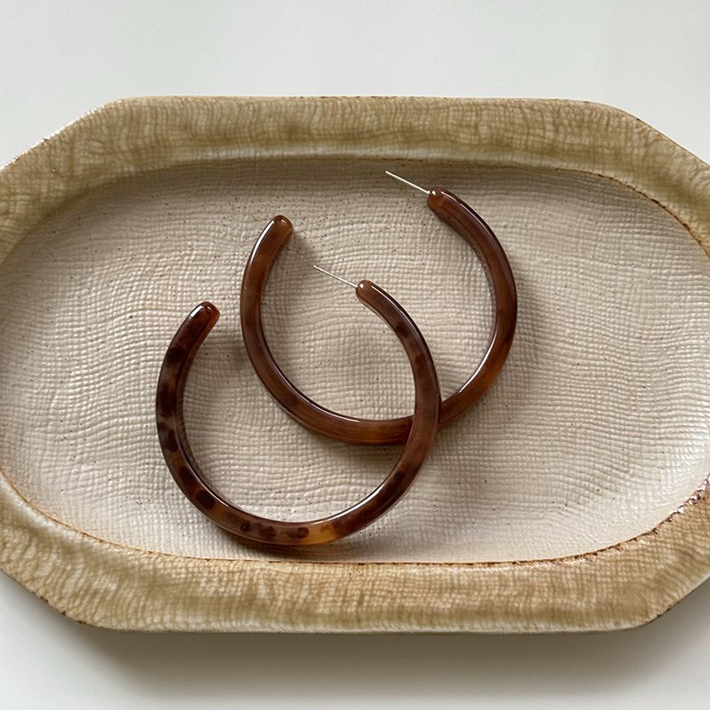 

Amber Brown C- Shaped Female Circle Retro Hong Kong Style Earrings Amber-Silver Needle