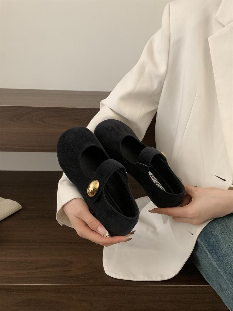 Retro Mori one-word buckle with grandma shoes for women's 2025 new cute round head Mary Jane flat shoes