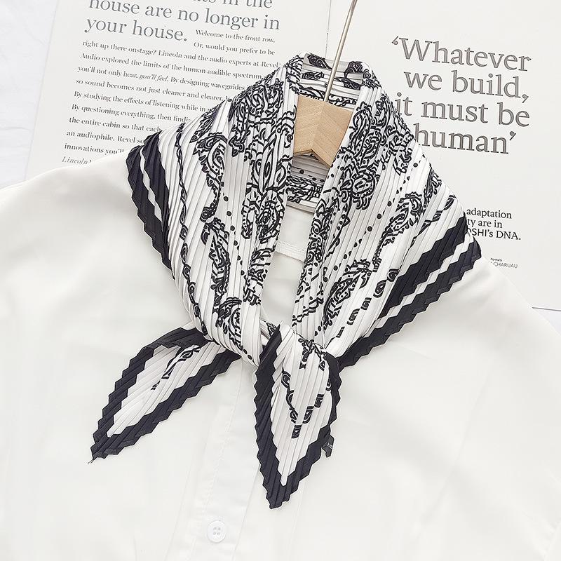 Retro Color Block Crinkled Square Scarf - 70cm Pleated Neckerchief in Imitation Silk for Women