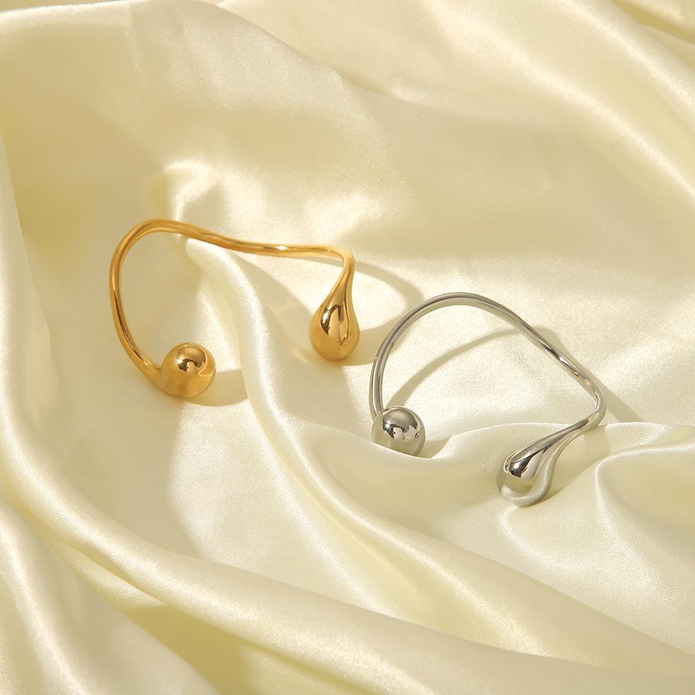

Contemporary Irregular Water Drop Titanium Steel Bracelet – Versatile and Non-Fading