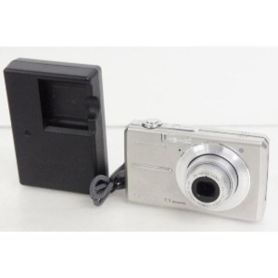 

Цифровий фотоапарат Olympus CAMEDIA FE-220 | 7.1 МП Компактний Point-and-Shoot | Тонкий кишеньковий дизайн | 3x оптичний зум срібний
