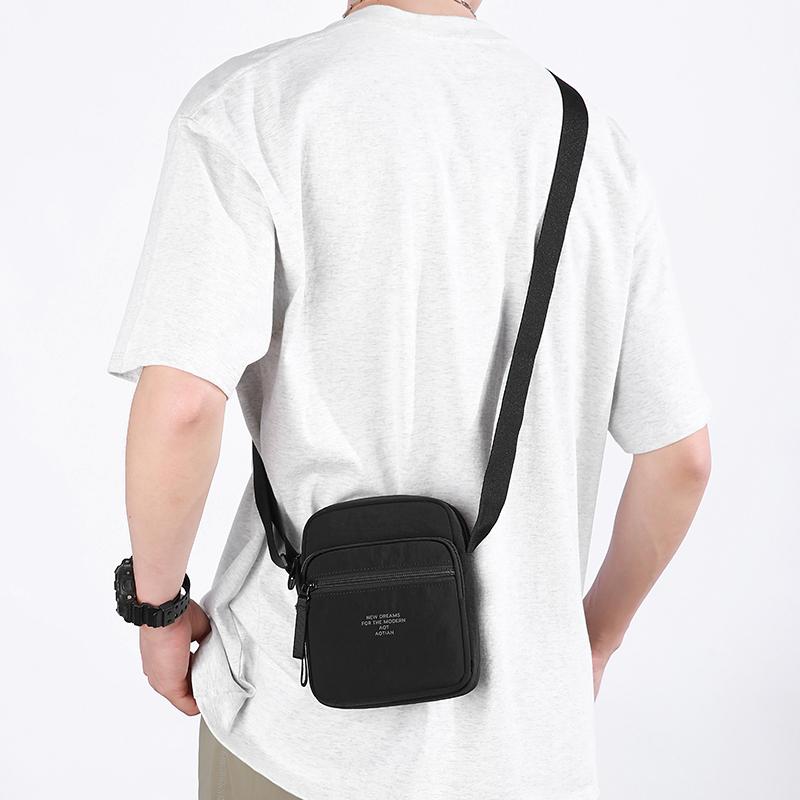 Men's Shoulder Bag Multi-compartment Mobile Phone Bag