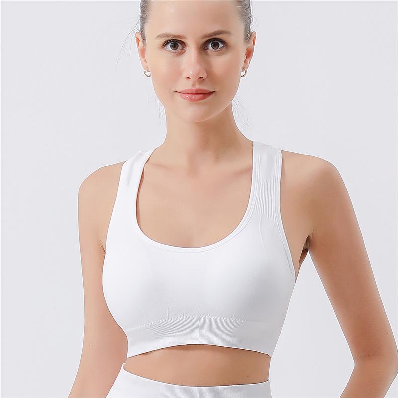 Seamless Shockproof Yoga Sports Bra with Chest Pad and Beautiful Back Design
