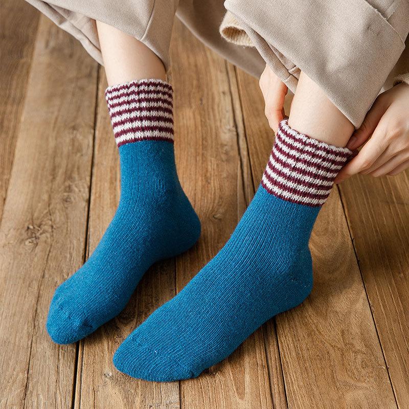 Chaussettes Super Épaisses pour Femme Hiver Mi-mollet Chaussettes en Laine, Épaissies et Molletonnées Chaudes Chaussettes Longues pour Femme, Chaussettes Noires Amples en Coton Cachemire