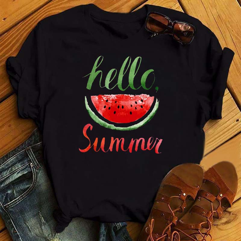 Maycaur Nové Kawaii Dámské Topy s Potiskem Ovoce Jahody Ležérní Dámské Krátkorukávové Streetwear Černé Trička Oversized s Kulatým Výstřihem