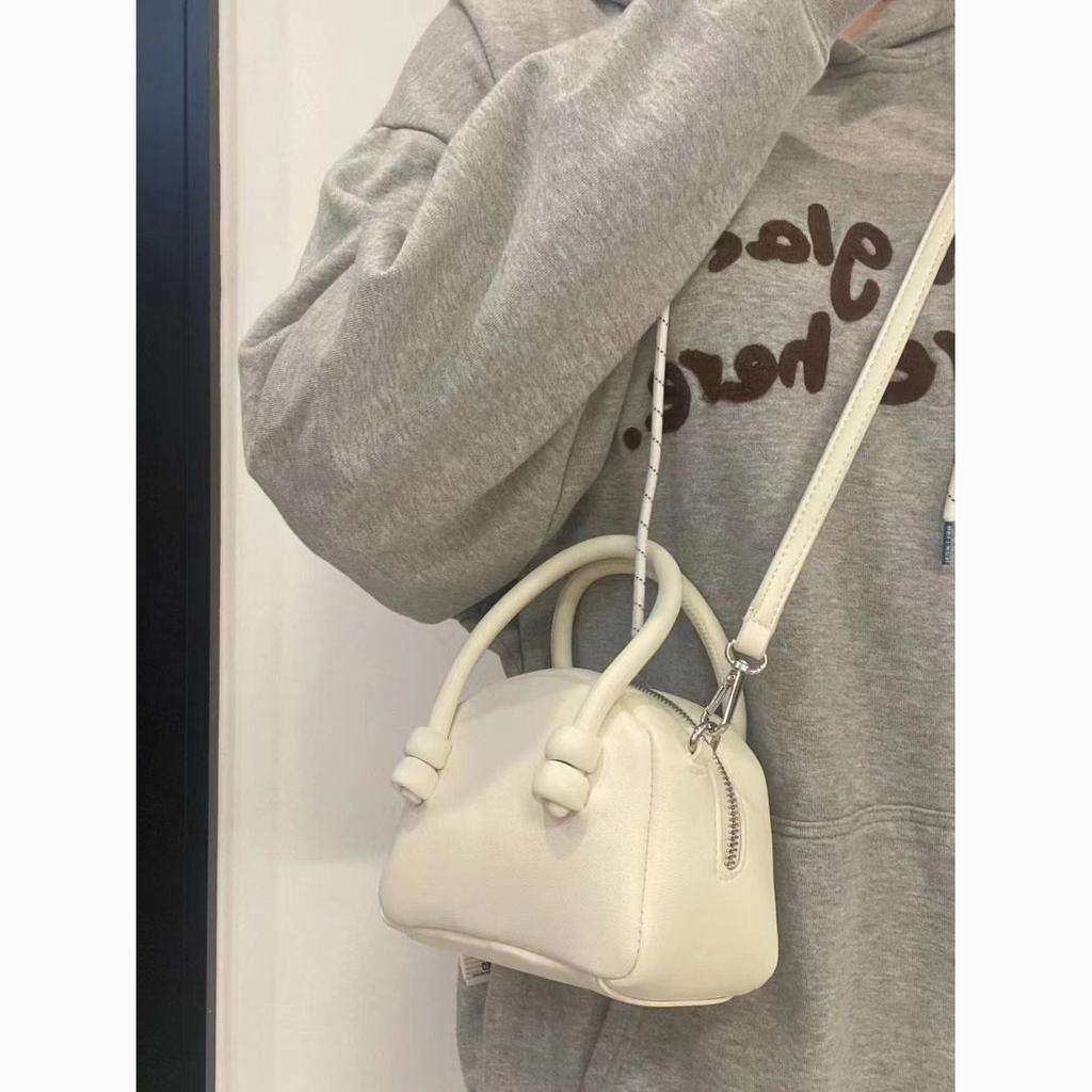 Korean niche design casual versatile foreign shell bag 2023 summer new bag women's premium texture messenger bag