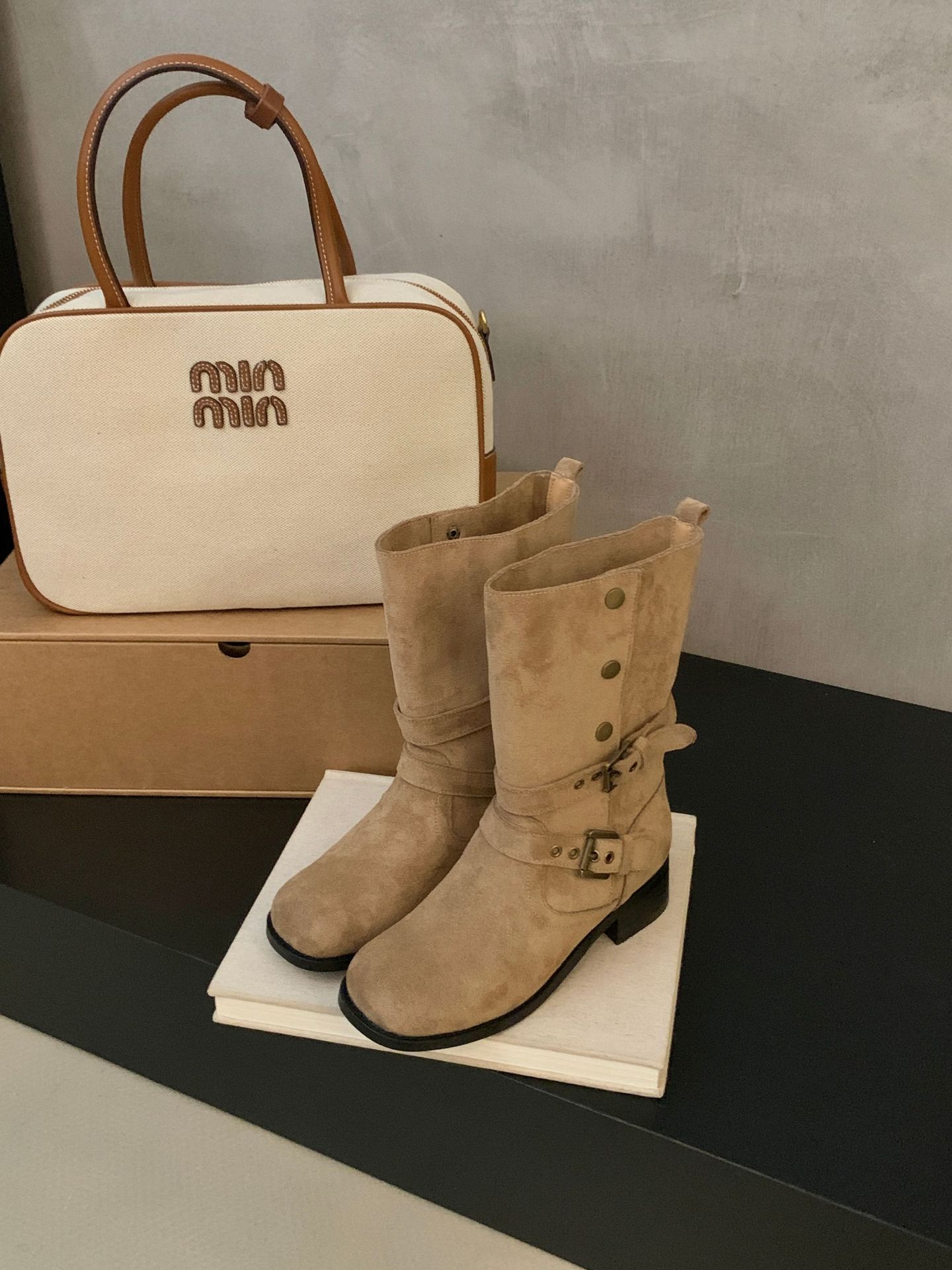 

2025 autumn/winter black martin boots women s thick heel round head mid boots belt buckle babes vintage western boots 39