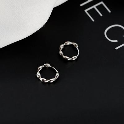 Boucles d'oreilles à boucle d'oreille en grain de riz Ins Cold Wind Niche Design Sense Simple Tempérament Boucles d'oreilles à anneau simple