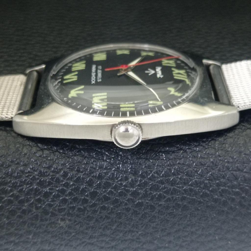HMT HAND-WINDING VINTAGE INDIAN MENS ROMAN FIGURE BLACK DIAL WATCH A702848-1