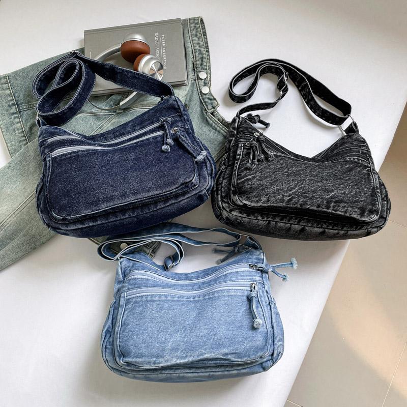 Vintage Style Denim Shoulder Bag for Women, Retro Blue Jean Crossbody Handbag, Cute Grunge Alt Gift for Teen Girls, for School
