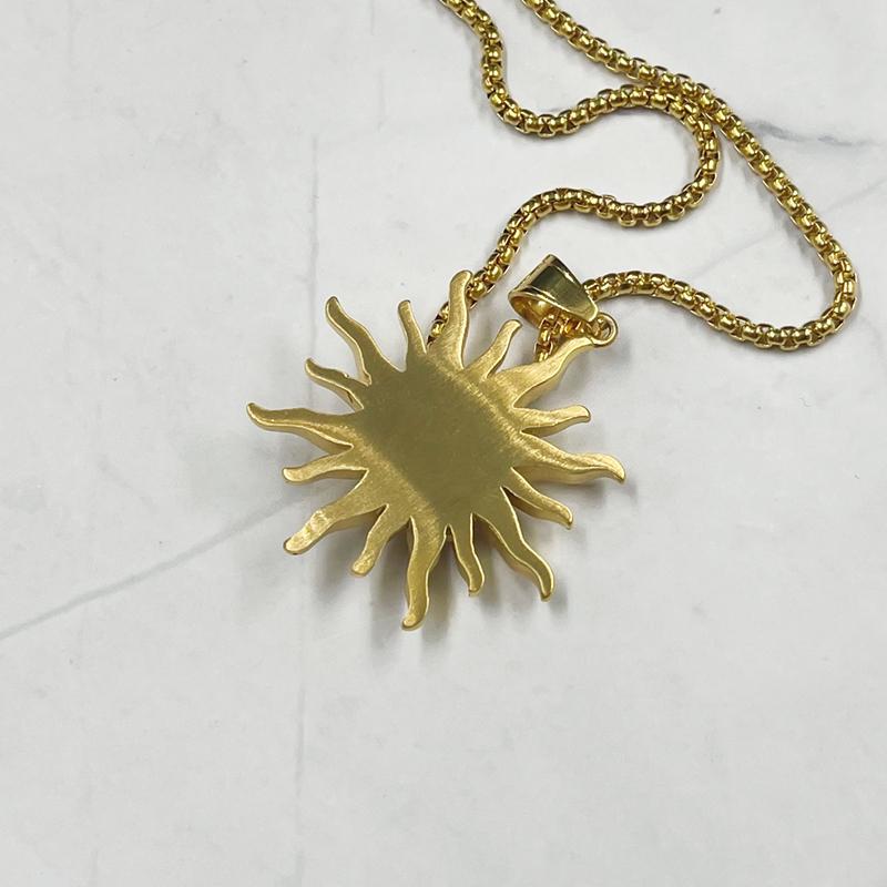 New Stainless Steel Sun Hollow Pendant with Rhinestone for Men Women Metal Solar Pendant Necklace Gold Color Jewelry