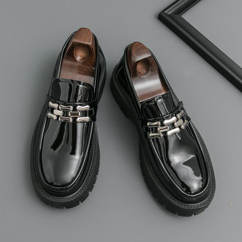 Кожаная обувь Британский стиль Покрытие с пряжкой-лошадкой Закрывает стопу Блестящие Повседневная обувь Высококачественные Doudou туфли Свадебные туфли 47 чёрный 7260₽