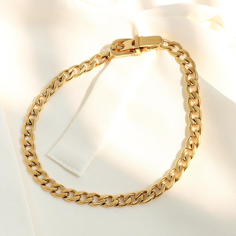 Exaggerated European-American Belt Buckle Necklace: NK Chain Clavicle Titanium Steel 18k Gold Choker for Women - P981