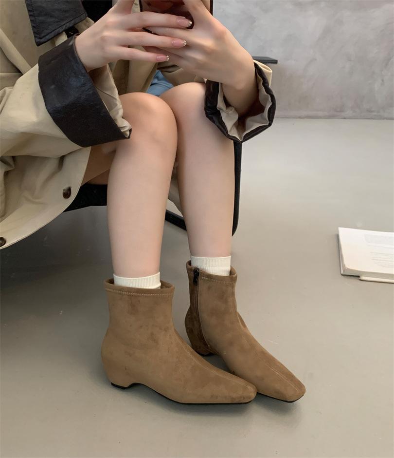 

2025 autumn and winter new thick heel short Chelsea boots small square head suede inner height increase naked boots thin short boots women 39 хаки
