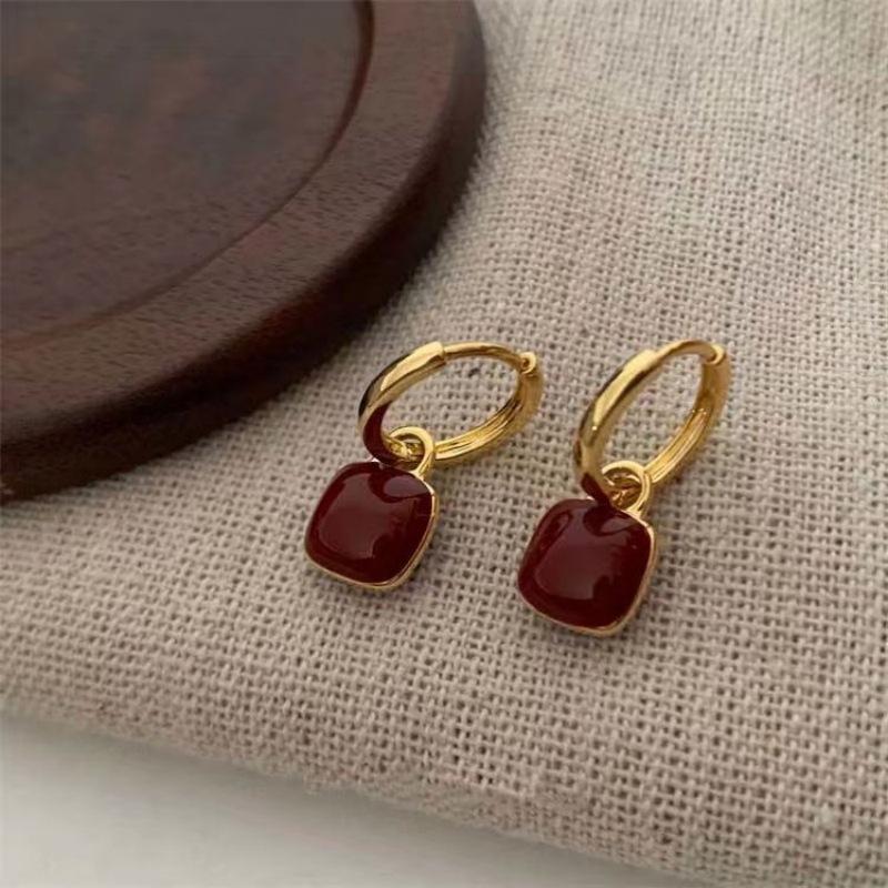 Fashion ins cold wind simple light luxury high-end ear buckle temperament geometric earrings women's small and versatile tide earrings