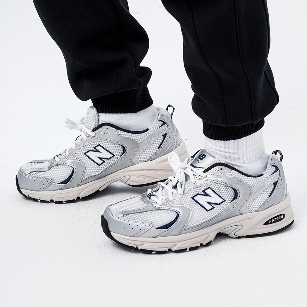 New Balance 530 Steel Grey Unisex Sneakers Silber Weiß Marine MR530KA