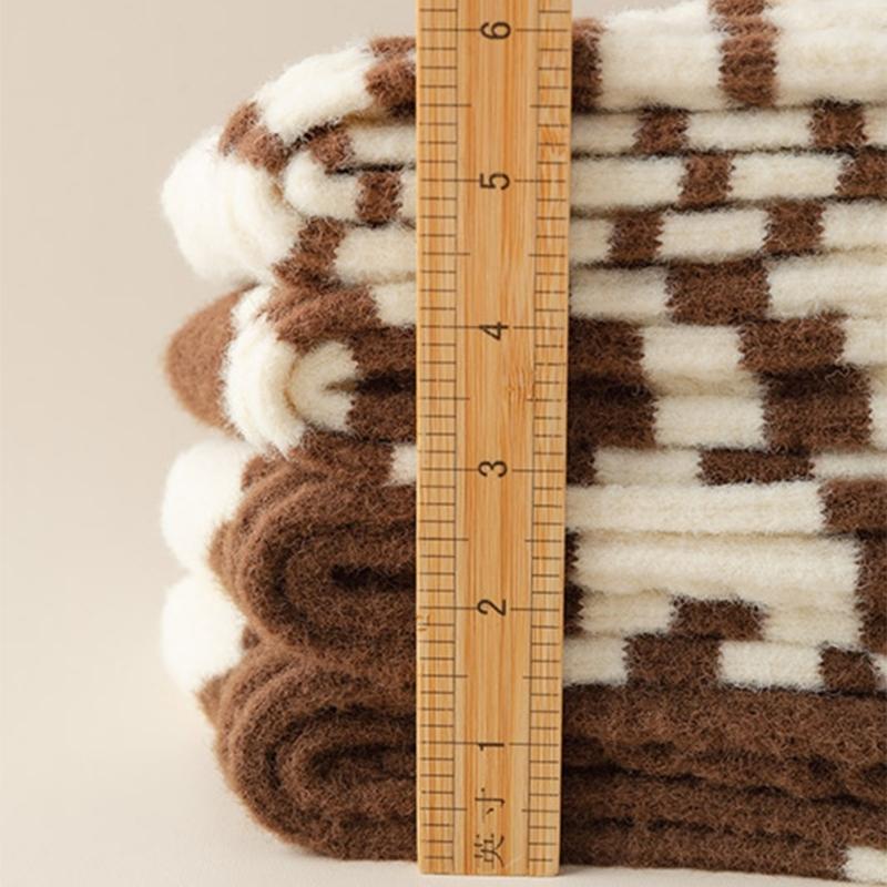 Women Twist Jacquard Fuzzy Plush Socks Winter Warm Color Block Striped Fleece Sleep Socks Thermal Floor Slipper Socks