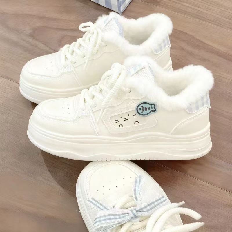 Fashionable and Cute Fufu Board Shoes for Girls and Boys, Winter Children's Fleece and Thickened Sports Shoes
