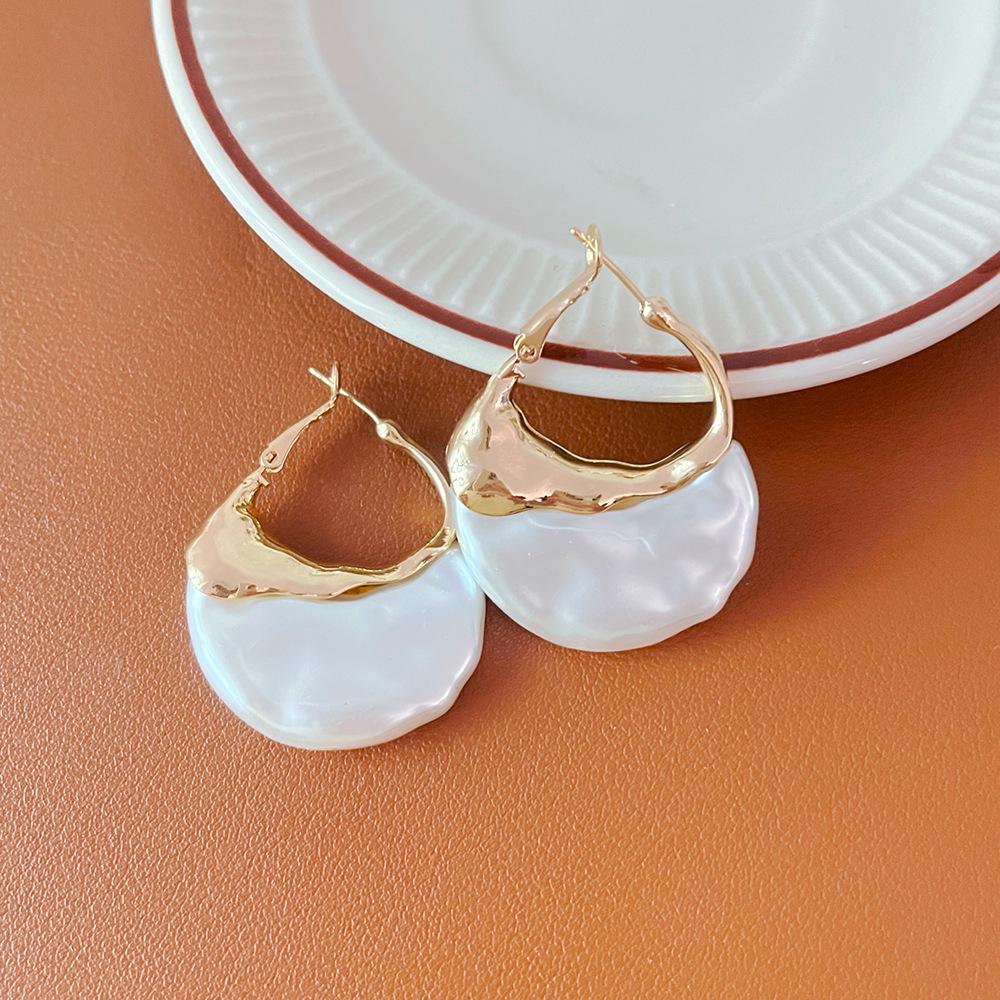 

Вишукані нерегулярні кафи для вух зі штучними перлами - Унікальні сережки високого класу в європейському та американському стилі золотий