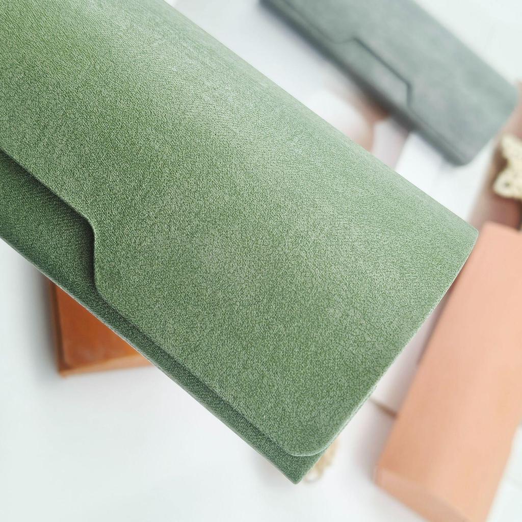 Stylish Leather Glasses Case: Compact, Portable, Protective Myopia Case with Logo Printing Option