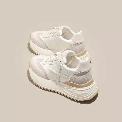 Kleine casual binnenzoolhoogteverhoging papa schoenen dames 2025 lente nieuwe kleine witte schoenen lichtgewicht plateau sportschoenen Forrest Gump schoenen
