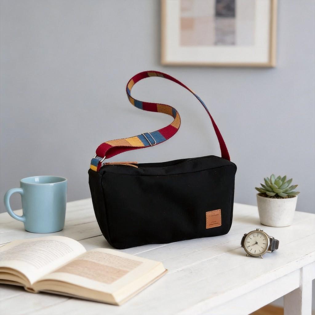 Nylon Casual Large Capacity Womens Bag With Zipper Closure For Daily Use
