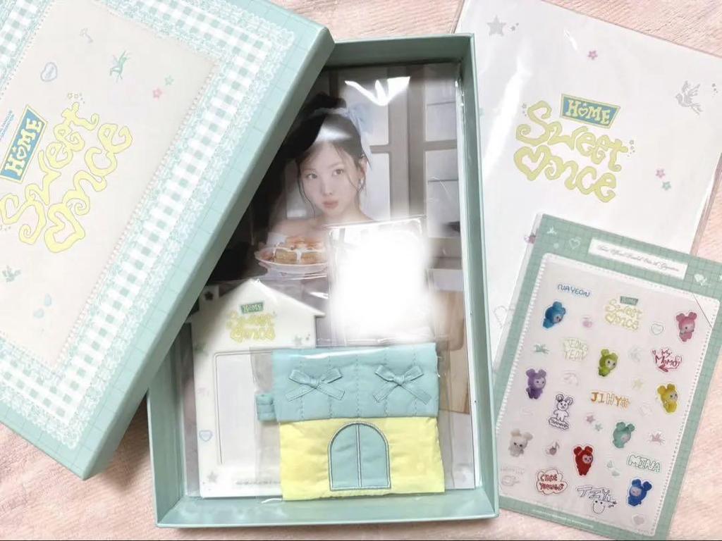 [USED] TWICE Korean Fan Club Bonus Merchandise