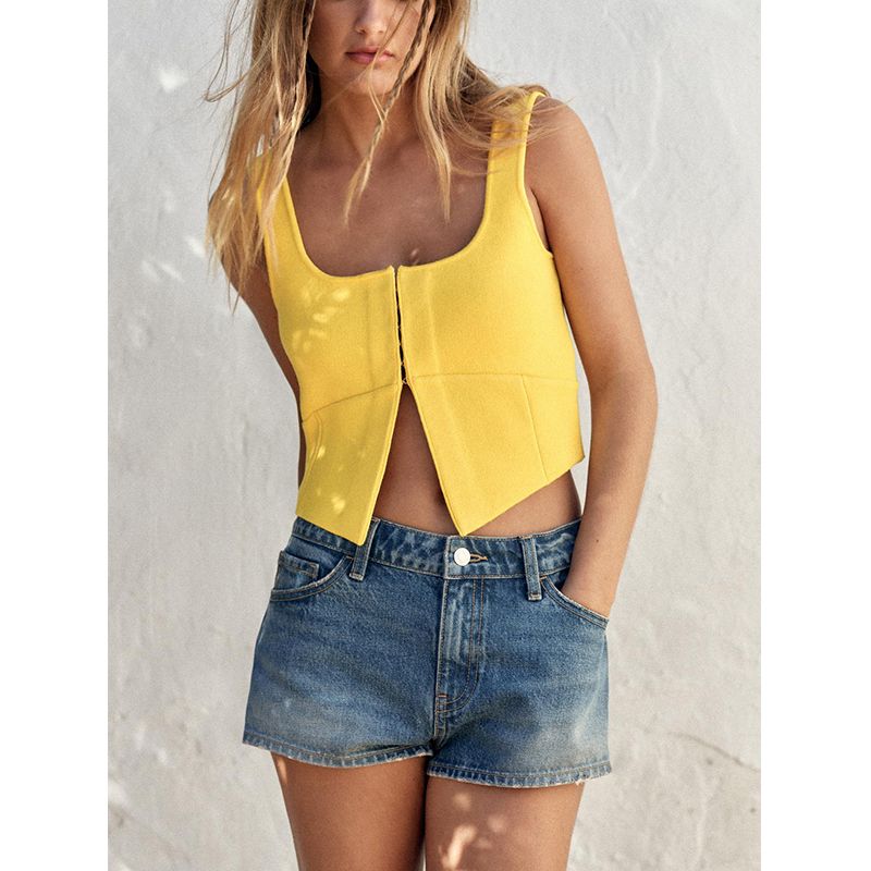 Spring and Summer New Women's Clothing Hidden Snap Button Simple Wide Shoulder Strap Knitting Vest Short Top 5536040