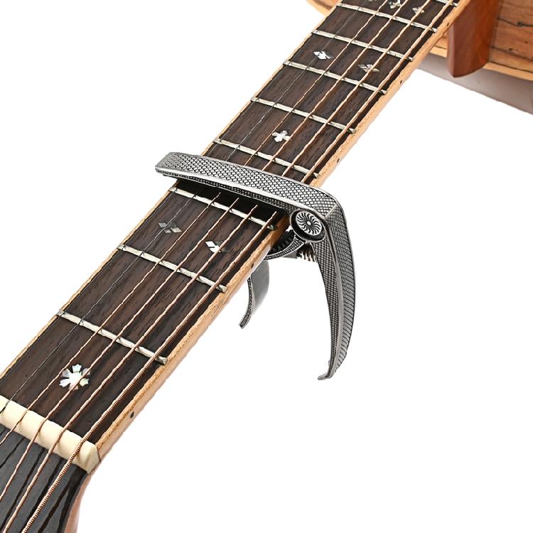 Gitarrstämningstonklämma för 6-strängad Ukulele Banjo Mandolin Basinstrument