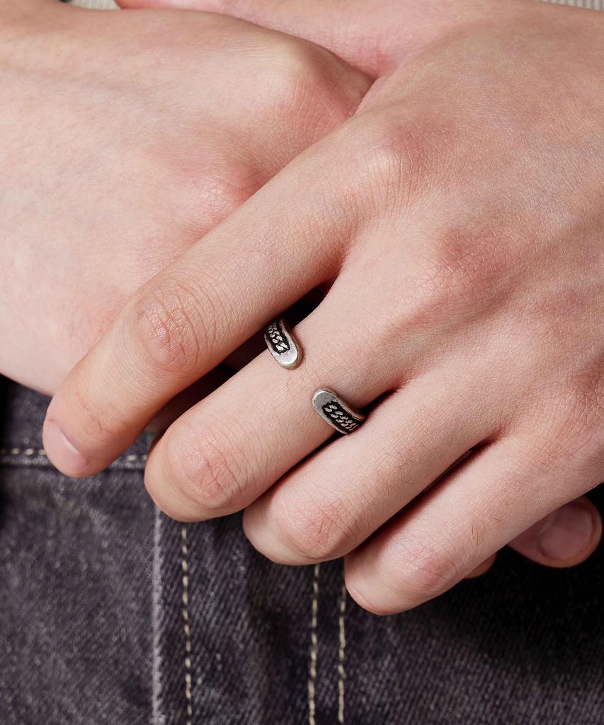 Maz Antique Curved Chain Open Ring