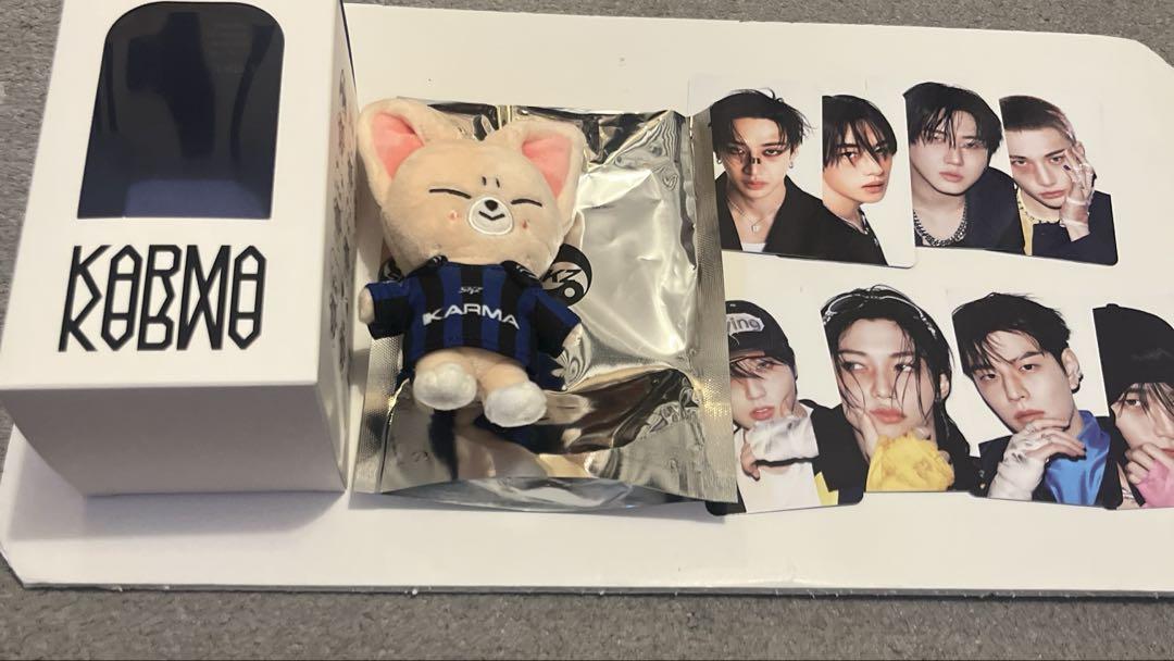 

[USED] straykids IN foxgeek KARMA trading card included