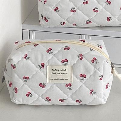 Women Cotton Quilted Makeup Bag Berry Travel Cosmetic Bag Zipper Cosmetic Pouch for Travel Shopping