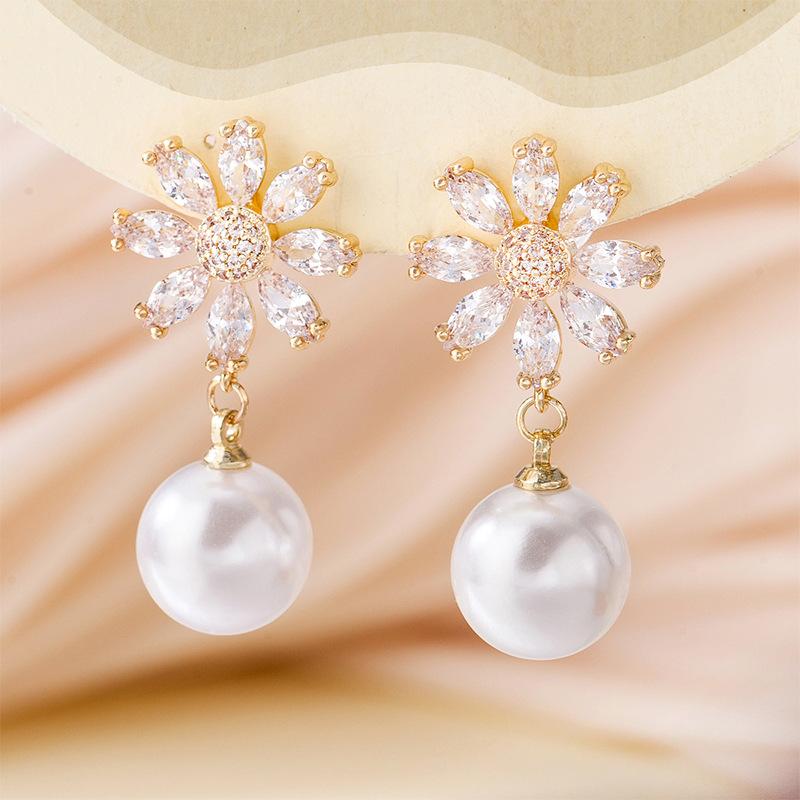 

Shining Sunflower Full of Diamonds Pearl Pendant Earrings Premium Temperament Elegant Earrings Versatile Design Earrings жёлтый