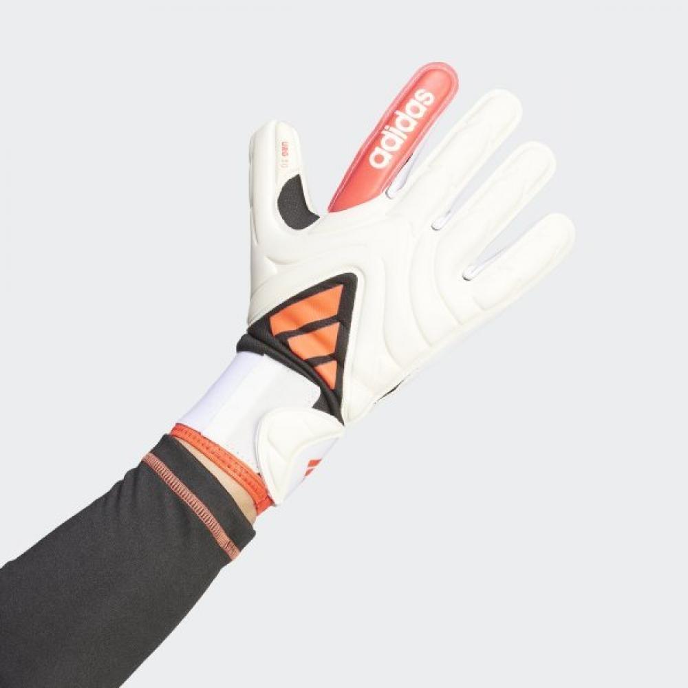 AdidAs FootbAll TrAditionAl CopA GoAlie Gloves With A Good Grip
