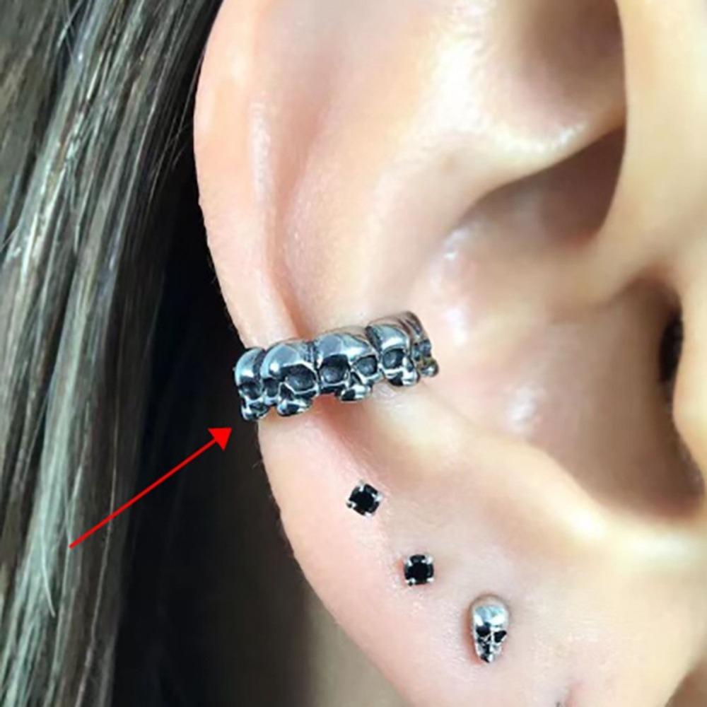 

Gothic Sword Kinitial Ladies Stud Earrings Retro Crystal Diamond Dagger Earrings