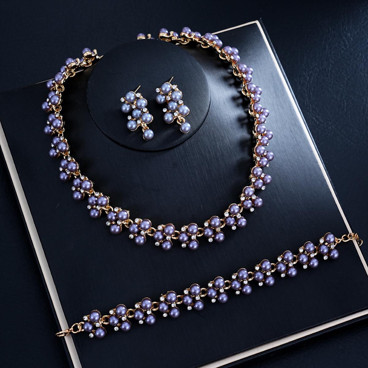 Luxurious Geometric Rhinestone Pearl Jewelry Set: Necklace, Bracelet, Earrings