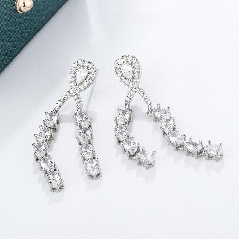 2026 Colored Diamond Red Corundum Square Diamond Earrings Elegant Earrings Banquet Fashion Luxury Crystal Exaggerated