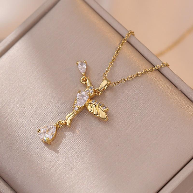 Women's Fashion Heart Pendant Necklace - Elegant, Simple Design, Versatile Clavicle Chain Jewelry